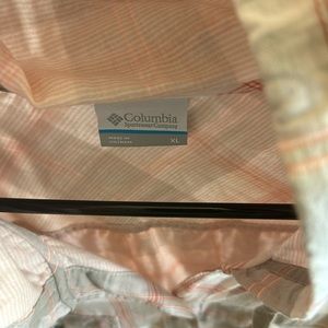 Columbia long sleeve hooded top. Size XL